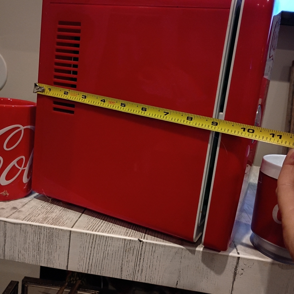 COCA COLA FRIDGE, TOBOGGAN, VINTAGE MUG, NEW MUG LOT - Picture 7 of 9